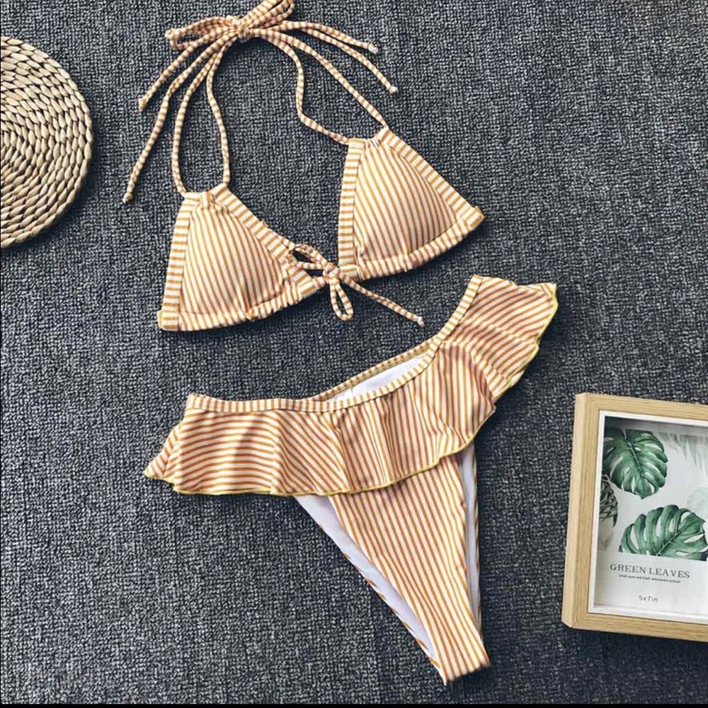 High Waisted Stripe Ruffles Bikini swimsuit - Picture 2 of 4